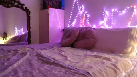Auri online show from July 10, 10:21 pm