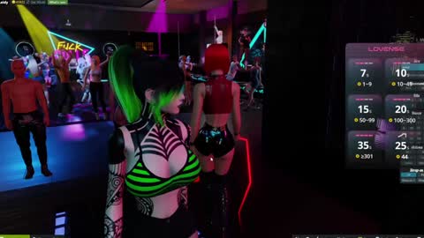 Snapshot of latina_french chatting on December 5, 6:00 pm leidy online show from December 5, 6:00 pm