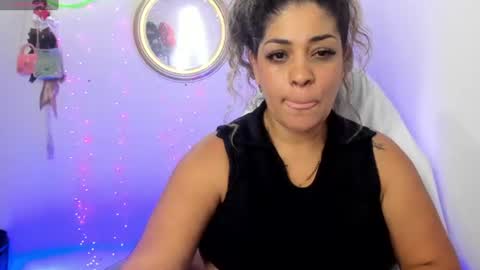 latinamav22 online show from July 12, 7:25 pm
