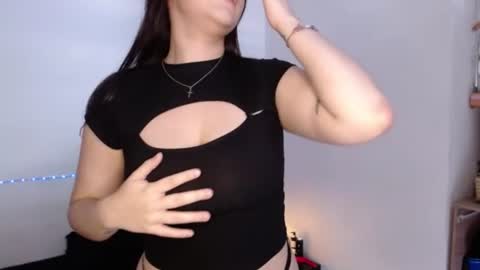 lau_24 online show from July 2, 9:21 pm