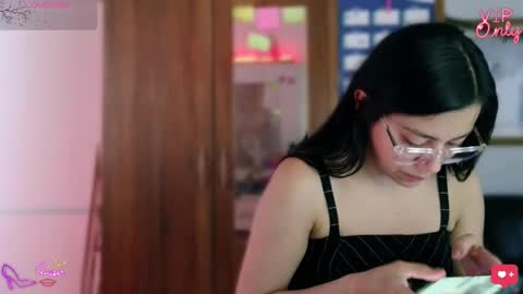 laujgray online show from March 20, 6:35 pm