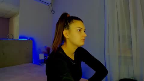 Laura online show from November 17, 6:14 am