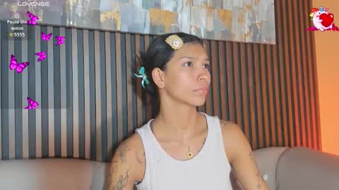 Snapshot of laura_aristizabal_19 chatting on October 5, 12:54 pm Laura online show from October 5, 12:54 pm