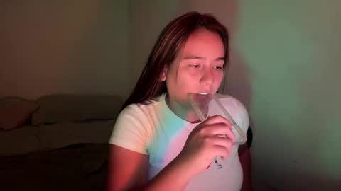 laura online show from March 23, 12:06 am