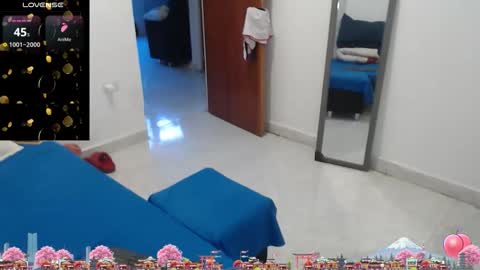 laura_foxx2379 online show from February 14, 6:10 pm