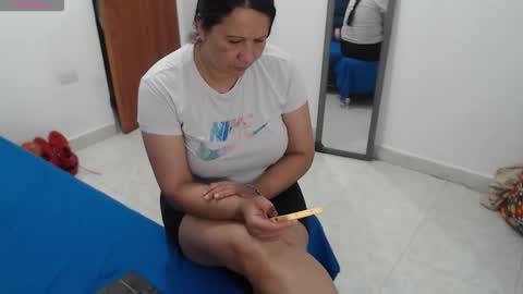 laura_foxx2379 online show from February 20, 2:32 am