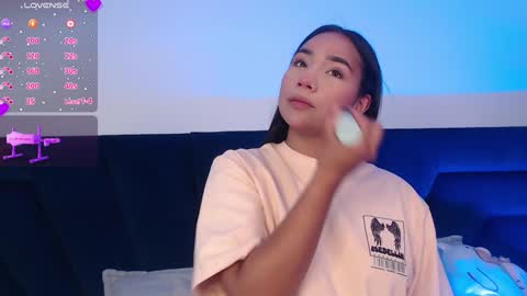 lLAURA online show from February 7, 7:17 pm