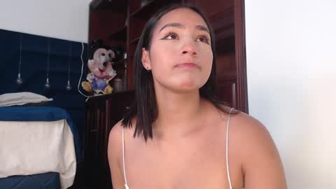 lLAURA online show from January 4, 7:13 pm