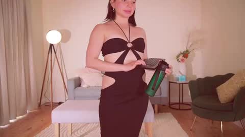 Snapshot of laura_lee chatting on January 12, 2:14 am Laura Lee. online show from January 12, 2:14 am