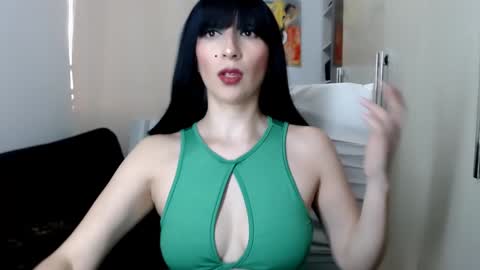 Snapshot of laura_pervert_ chatting on February 1, 9:08 pm Laura online show from February 1, 9:08 pm