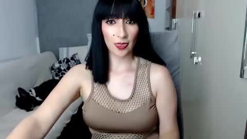 Snapshot of laura_pervert_ chatting on September 11, 11:05 pm Laura online show from September 11, 11:05 pm