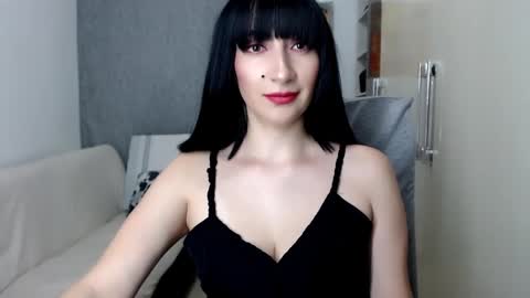 Snapshot of laura_pervert_ chatting on January 29, 12:12 am Laura online show from January 29, 12:12 am