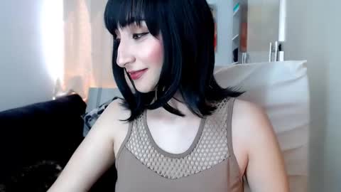 Snapshot of laura_pervert_ chatting on February 23, 6:07 pm Laura online show from February 23, 6:07 pm