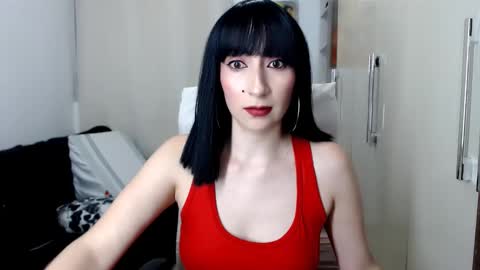 Snapshot of laura_pervert_ chatting on February 15, 1:31 am Laura online show from February 15, 1:31 am