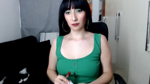 Snapshot of laura_pervert_ chatting on January 20, 10:48 pm Laura online show from January 20, 10:48 pm