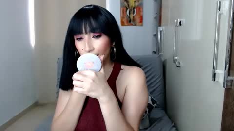 Snapshot of laura_pervert_ chatting on October 19, 9:06 pm Laura online show from October 19, 9:06 pm