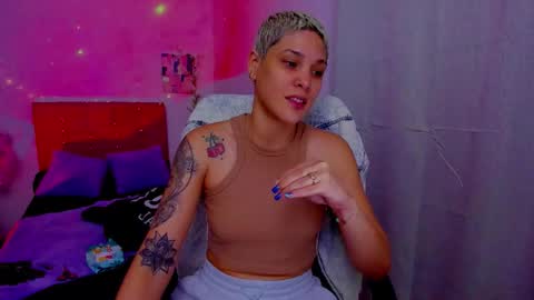 Snapshot of laura_r23 chatting on October 2, 12:26 am Laura Rose online show from October 2, 12:26 am