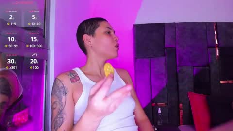 Snapshot of laura_r23 chatting on January 31, 12:39 am Laura Rose online show from January 31, 12:39 am