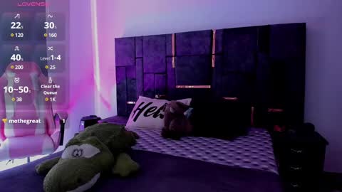 Snapshot of laura_r23 chatting on March 1, 3:38 pm Laura Rose online show from March 1, 3:38 pm
