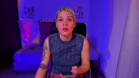 Snapshot of laura_r23 chatting on October 12, 4:20 pm Laura Rose online show from October 12, 4:20 pm