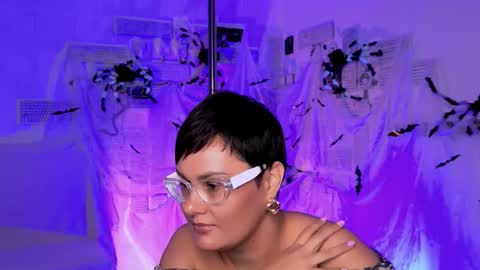 lauradavidsons online show from October 17, 6:44 pm