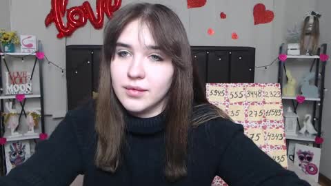 LauraHlot online show from February 24, 4:15 am