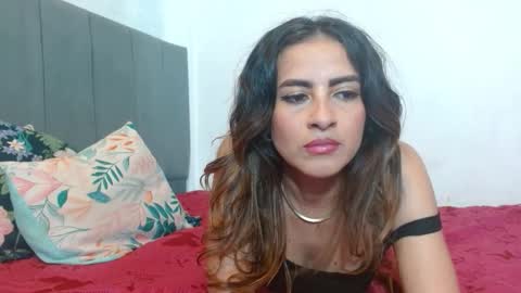 Laura online show from October 3, 9:09 pm