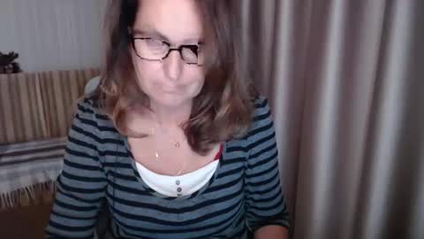 Lauraoven1 online show from October 1, 2:22 pm