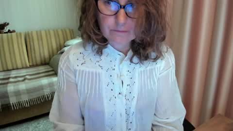 Lauraoven1 online show from July 7, 7:34 am