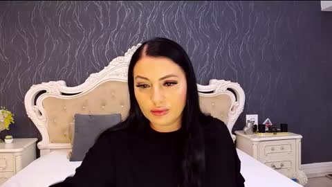 Laura online show from September 9, 2:17 pm