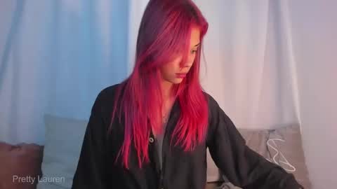 laurenn__1 online show from February 18, 2:54 am