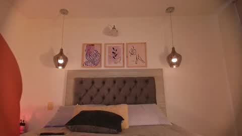 Lauren Saenz online show from February 16, 12:05 pm