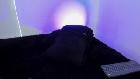 laurensmith9 online show from November 28, 2:09 pm