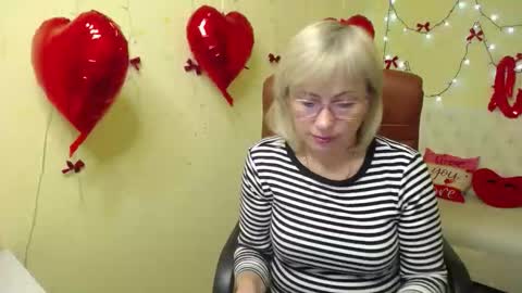 Lauren online show from February 15, 12:15 pm