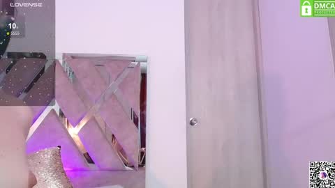 LauryMoons online show from January 23, 2:02 am