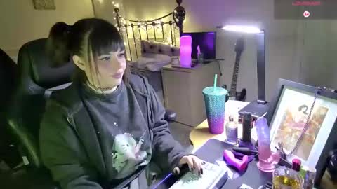 Lavenderrzz online show from February 2, 3:33 pm