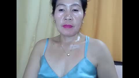 Snapshot of lavine1983 chatting on October 2, 8:19 am lavine1983 online show from October 2, 8:19 am