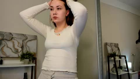 lavonakouns online show from June 2, 6:20 pm