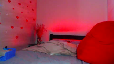 LayaMoon online show from April 3, 12:36 pm