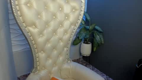 Layla online show from October 3, 1:43 am