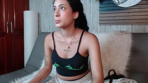 Layla online show from January 18, 10:17 pm