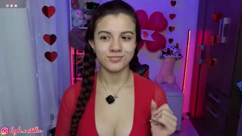 Layla online show from February 20, 4:19 pm