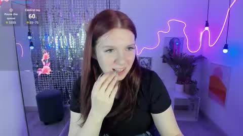 layla_glam online show from October 20, 1:47 pm