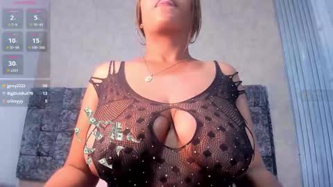 L A Y L A online show from February 13, 4:19 pm