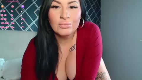 Snapshot of layla_uk_ chatting on January 24, 10:00 am Layla MILF online show from January 24, 10:00 am