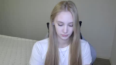 LaylaPretty001 online show from November 13, 5:28 am