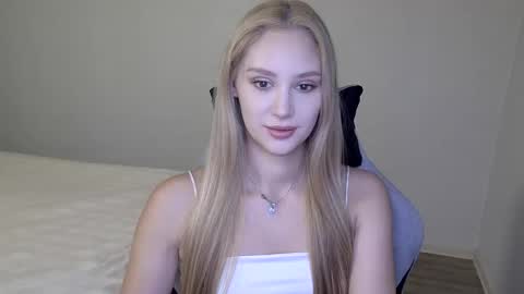 LaylaPretty001 online show from December 18, 5:56 am