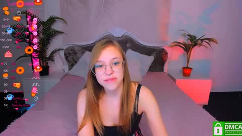 layriantavee online show from December 21, 7:35 am