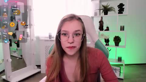 layriantavee online show from March 23, 7:25 am