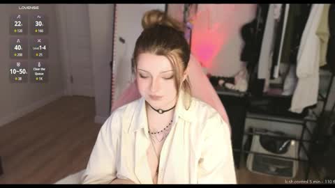 lazy girl Lizzy online show from May 8, 2:59 am
